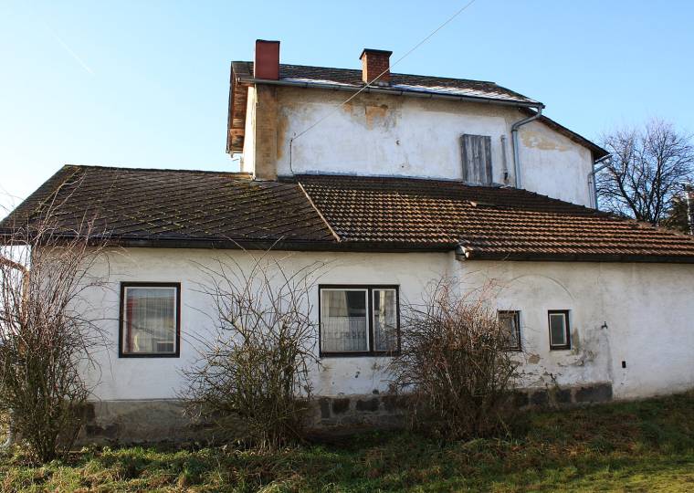 2015: Wohn- und Betriebsgebäude im Bahnhofsbereich