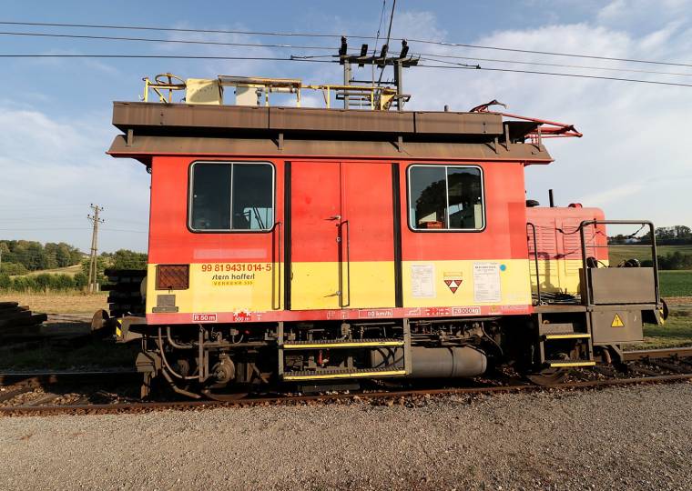 2026: Oberleitungsarbeitswagen im Bahnhof Niederspaching