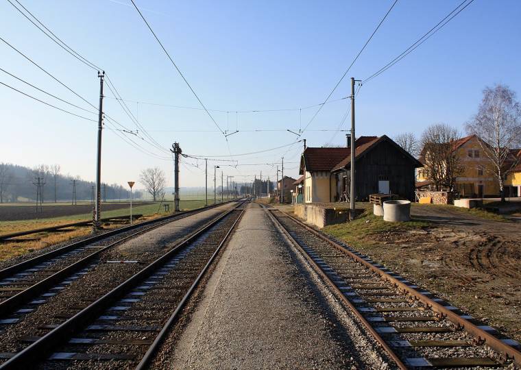 2015: Blick durch das damalige Gleisfeld von Niederspaching