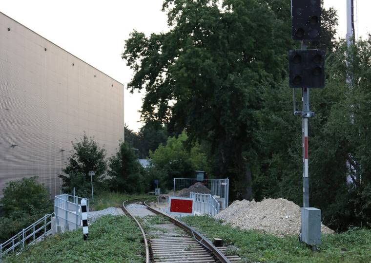 Das Gleis der Almtalbahn auf der Welser Seite
