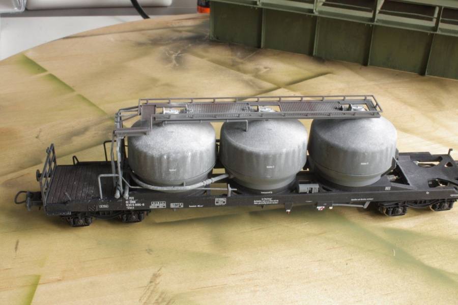 Der Kesselwagen frisch aus der Packung. Der Kesselwagen frisch aus der Packung.
